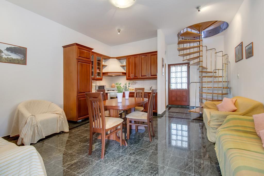 Apartments Franjo Mali Lošinj Cameră foto